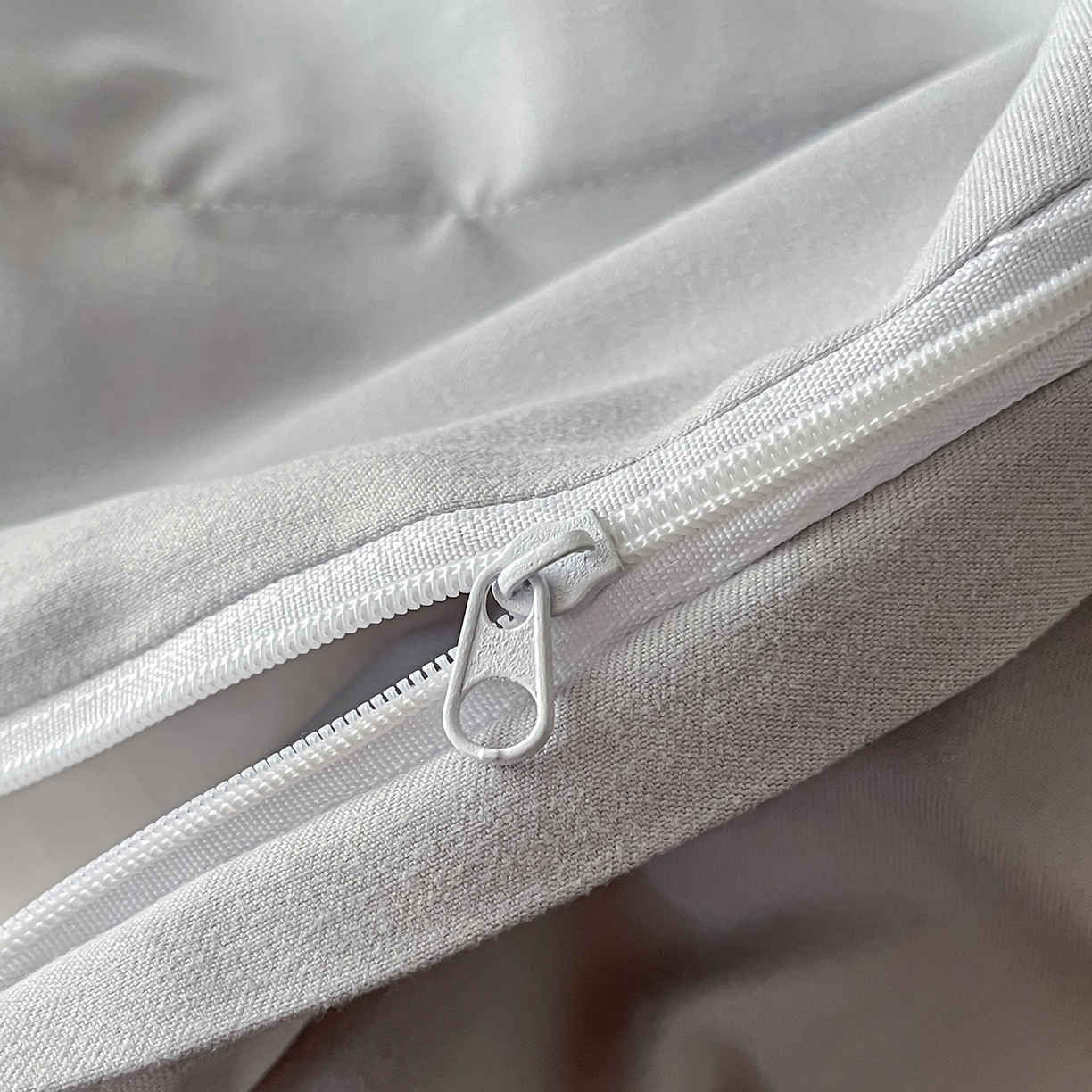 91家纺网 家纺一手货源 找家纺 置顶家纺 2025新款亲肤提花系列四件套-蒂芙尼 蒂芙尼-浅灰