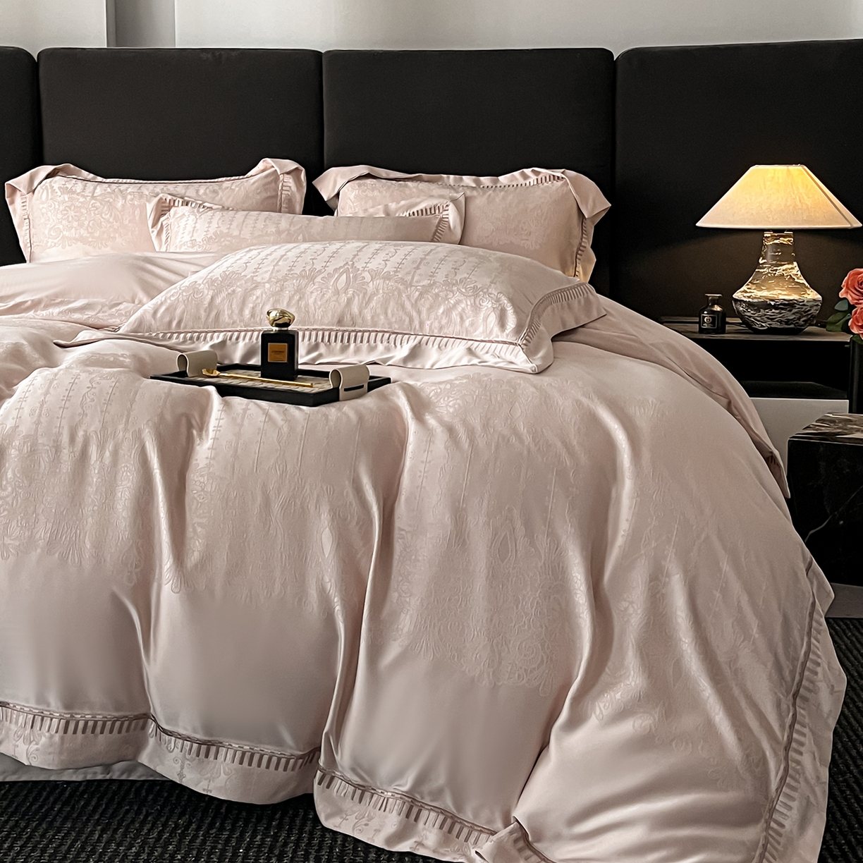 91家纺网 家纺一手货源 找家纺 置顶家纺 2025新款亲肤提花系列四件套-蒂芙尼 蒂芙尼-卡其