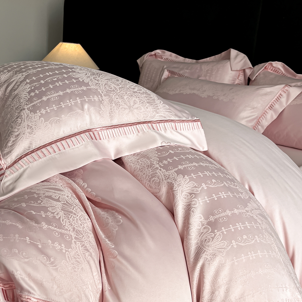 91家纺网 家纺一手货源 找家纺 置顶家纺 2025新款亲肤提花系列四件套-蒂芙尼 蒂芙尼-浅豆紫