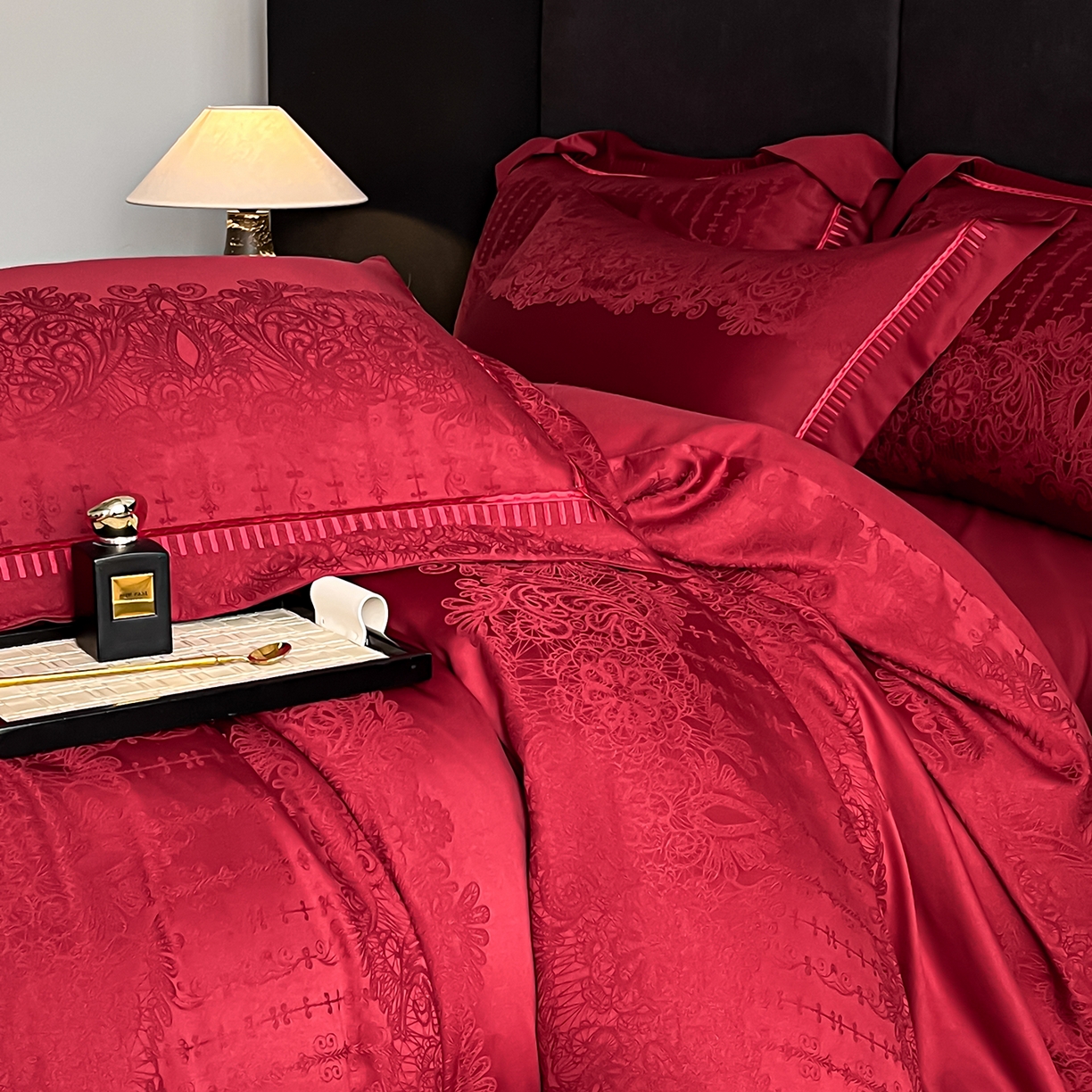 91家纺网 家纺一手货源 找家纺 置顶家纺 2025新款亲肤提花系列四件套-蒂芙尼 蒂芙尼-温馨红