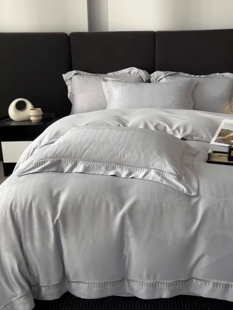 91家纺网 家纺一手货源 找家纺 置顶家纺 2025新款亲肤提花系列四件套-蒂芙尼 蒂芙尼-浅灰