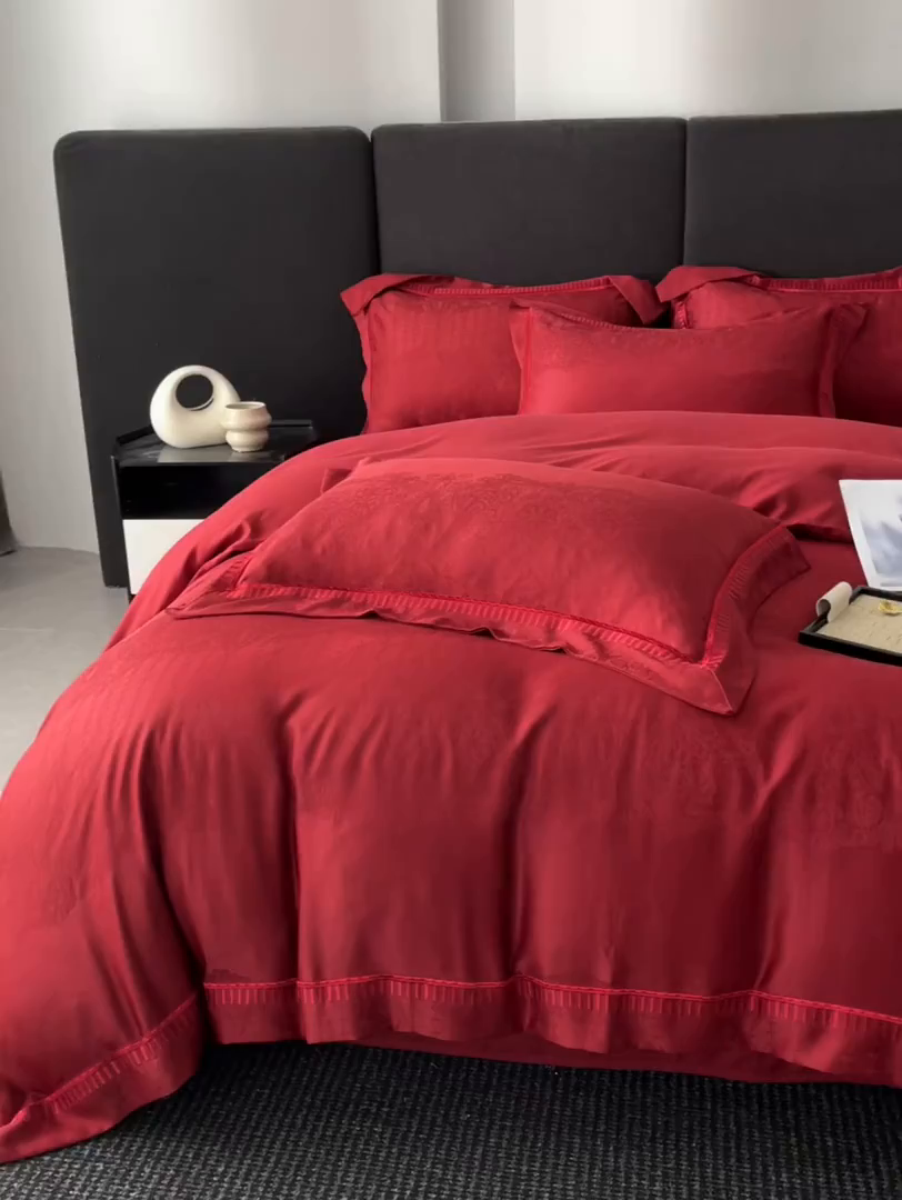 91家纺网 家纺一手货源 找家纺 置顶家纺 2025新款亲肤提花系列四件套-蒂芙尼 蒂芙尼-温馨红