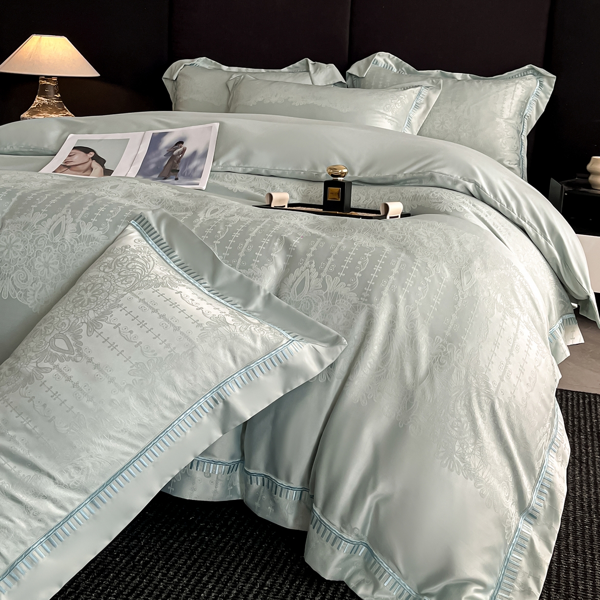 91家纺网 家纺一手货源 找家纺 置顶家纺 2025新款亲肤提花系列四件套-蒂芙尼 蒂芙尼-水蓝