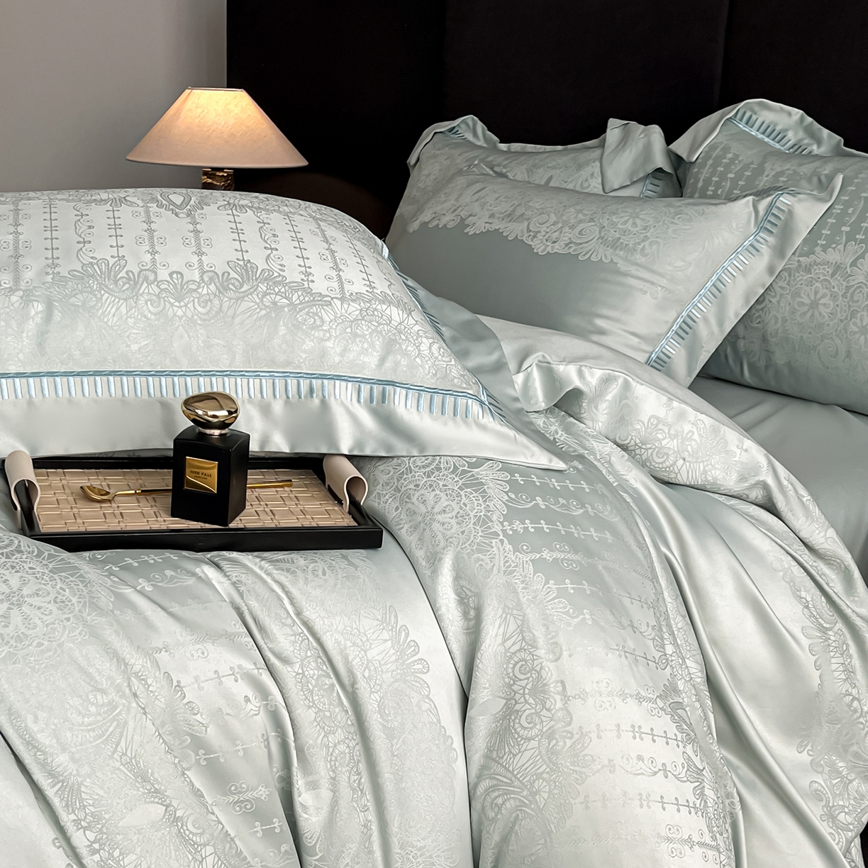 91家纺网 家纺一手货源 找家纺 置顶家纺 2025新款亲肤提花系列四件套-蒂芙尼 蒂芙尼-水蓝