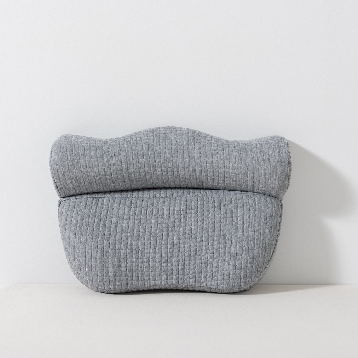 91家纺网 家纺一手货源 找家纺 小米枕芯 2025新款针织叠形记忆棉枕护颈牵引枕枕头枕芯 浅灰