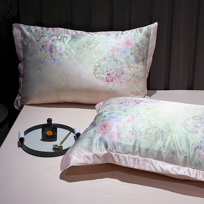 91家纺网 家纺一手货源 找家纺 七夜居 2025新款直播爆款欧式大阪轻奢贡缎提花加数码印花磨毛四件套 梦幻波尔多-粉