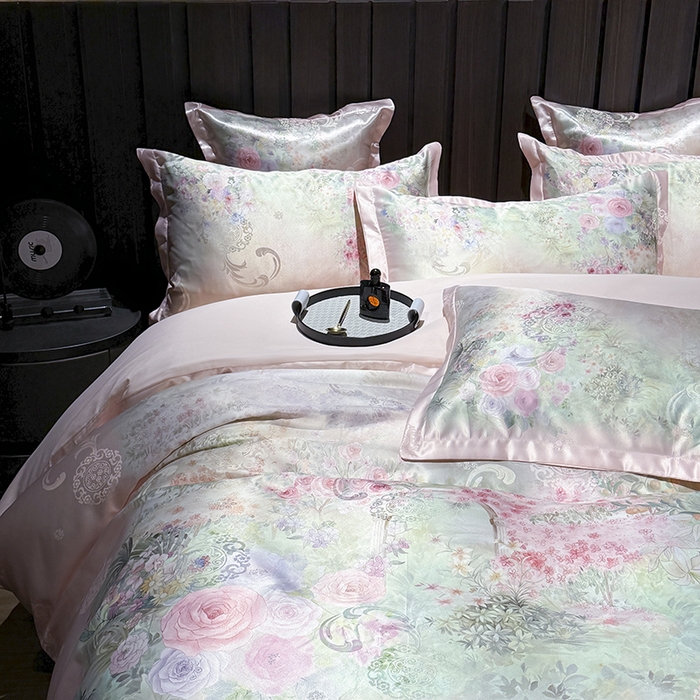 91家纺网 家纺一手货源 找家纺 七夜居 2025新款直播爆款欧式大阪轻奢贡缎提花加数码印花磨毛四件套 梦幻波尔多-粉