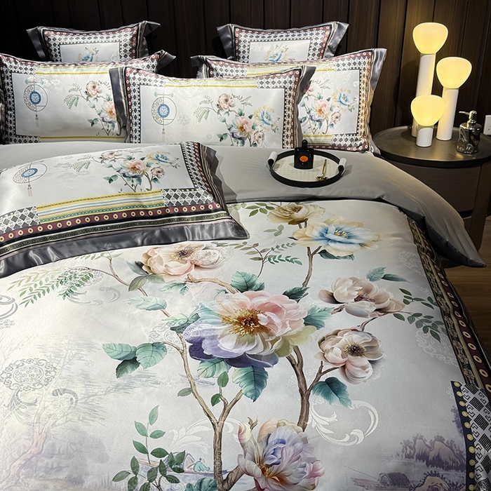 91家纺网 家纺一手货源 找家纺 七夜居 2025新款直播爆款欧式大阪轻奢贡缎提花加数码印花磨毛四件套 牡丹亭-霜灰