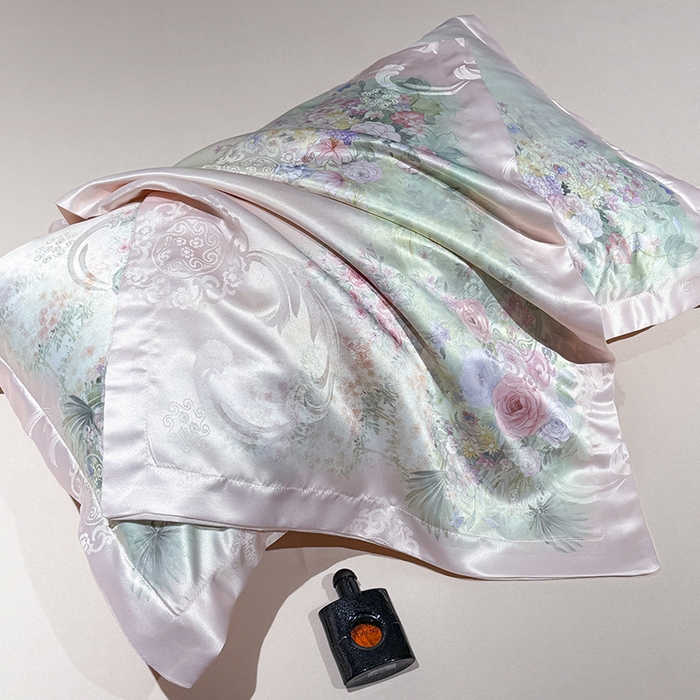 91家纺网 家纺一手货源 找家纺 七夜居 2025新款直播爆款欧式大阪轻奢贡缎提花加数码印花磨毛四件套 梦幻波尔多-粉