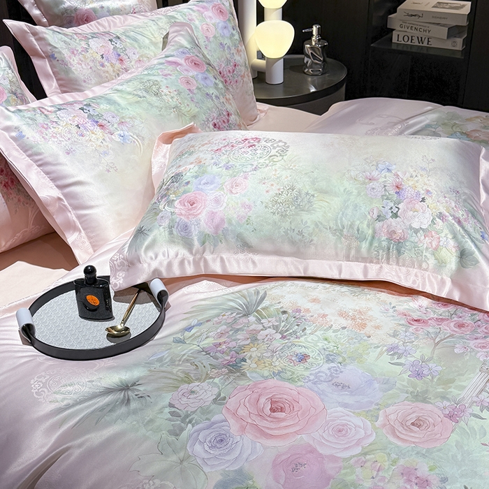 91家纺网 家纺一手货源 找家纺 七夜居 2025新款直播爆款欧式大阪轻奢贡缎提花加数码印花磨毛四件套 梦幻波尔多-粉