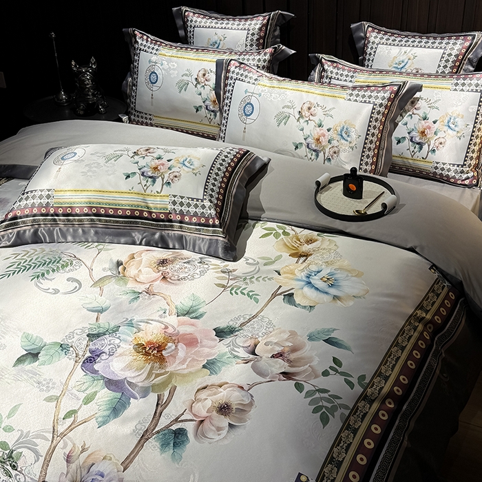 91家纺网 家纺一手货源 找家纺 七夜居 2025新款直播爆款欧式大阪轻奢贡缎提花加数码印花磨毛四件套 牡丹亭-霜灰