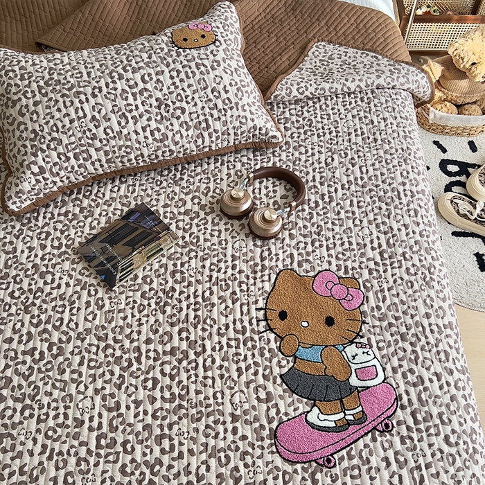 91家纺网 家纺一手货源 找家纺 原素 2026新品直播热款床盖多功能四季通用夹棉A类床盖三件套 床盖-滑板车猫粉