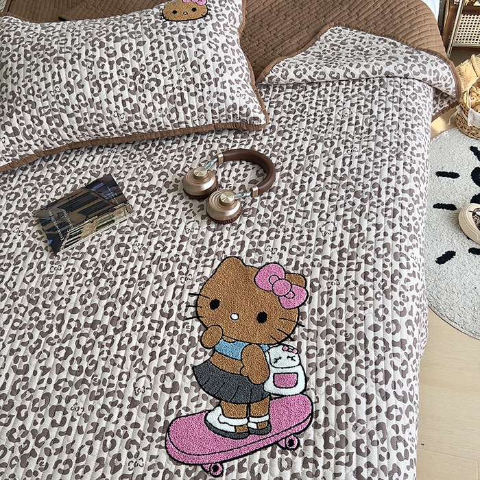 91家纺网 家纺一手货源 找家纺 原素 2026新品直播热款床盖多功能四季通用夹棉A类床盖三件套 床盖-滑板车猫粉