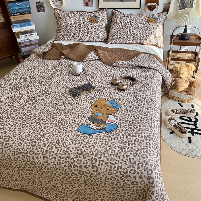 91家纺网 家纺一手货源 找家纺 原素 2026新品直播热款床盖多功能四季通用夹棉A类床盖三件套 床盖-滑板车蓝