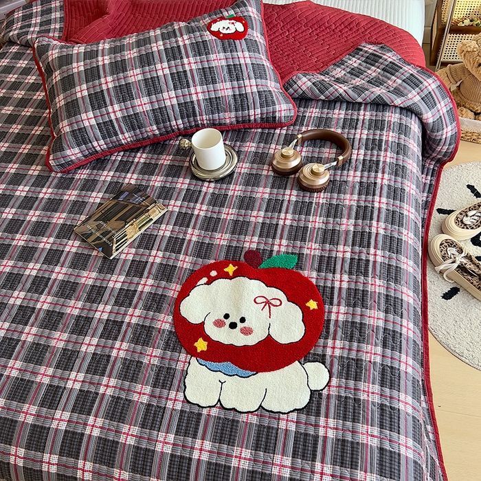 91家纺网 家纺一手货源 找家纺 原素 2026新品直播热款床盖多功能四季通用夹棉A类床盖三件套 床盖-红苹果奶狗