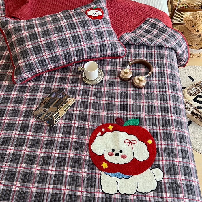 91家纺网 家纺一手货源 找家纺 原素 2026新品直播热款床盖多功能四季通用夹棉A类床盖三件套 床盖-红苹果奶狗