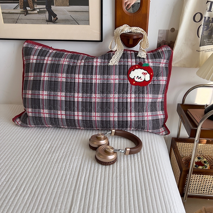 91家纺网 家纺一手货源 找家纺 原素 2026新品直播热款床盖多功能四季通用夹棉A类床盖三件套 床盖-红苹果奶狗