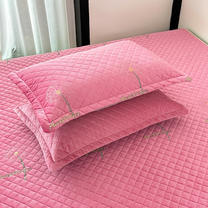 91家纺网 家纺一手货源 找家纺 手艺人家纺 2025新款绗缝绣花HLK02-03炕床盖 HLK02粉