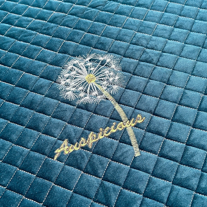 91家纺网 家纺一手货源 找家纺 手艺人家纺 2025新款绗缝绣花HLK02-03炕床盖 HLK02蓝