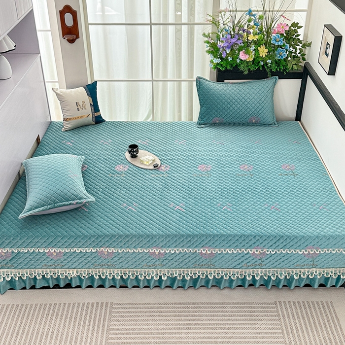 91家纺网 家纺一手货源 找家纺 手艺人家纺 2025新款绗缝绣花HLK02-03炕床盖 HLK02绿