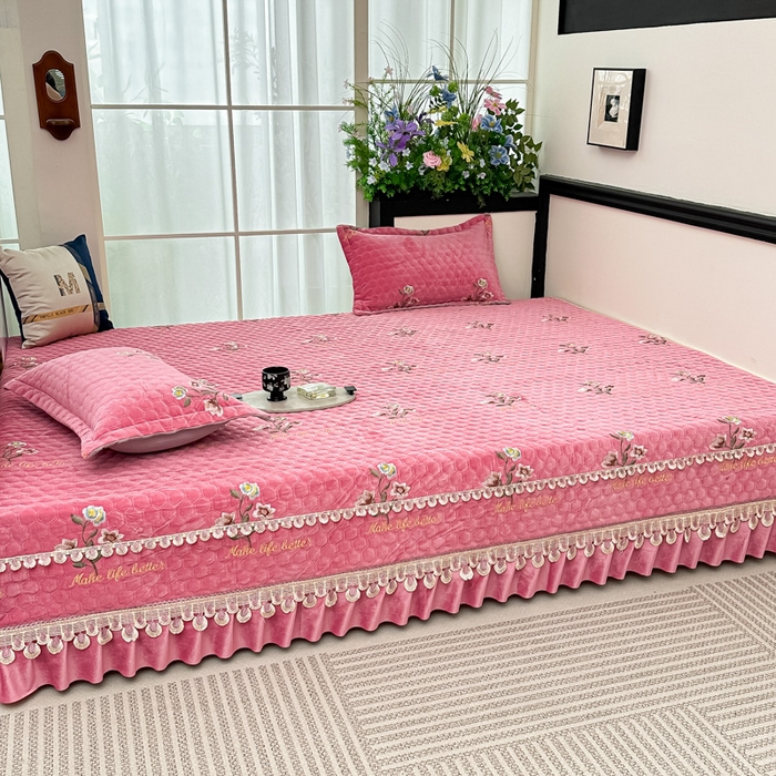 91家纺网 家纺一手货源 找家纺 手艺人家纺 2025新款绗缝绣花HLK02-03炕床盖 HLK03粉