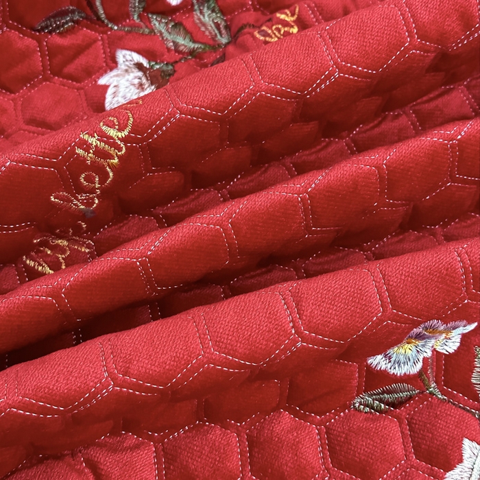 91家纺网 家纺一手货源 找家纺 手艺人家纺 2025新款绗缝绣花HLK02-03炕床盖 HLK03红