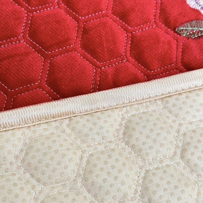 91家纺网 家纺一手货源 找家纺 手艺人家纺 2025新款绗缝绣花HLK02-03炕床盖 HLK03红