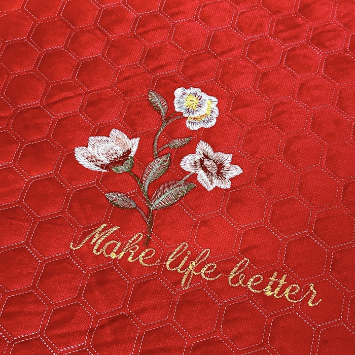 91家纺网 家纺一手货源 找家纺 手艺人家纺 2025新款绗缝绣花HLK02-03炕床盖 HLK03红