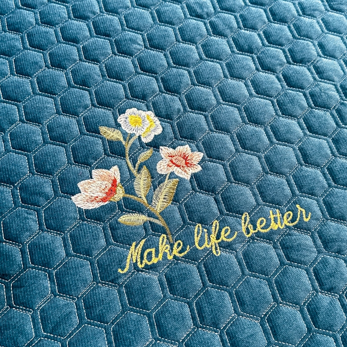 91家纺网 家纺一手货源 找家纺 手艺人家纺 2025新款绗缝绣花HLK02-03炕床盖 HLK03蓝