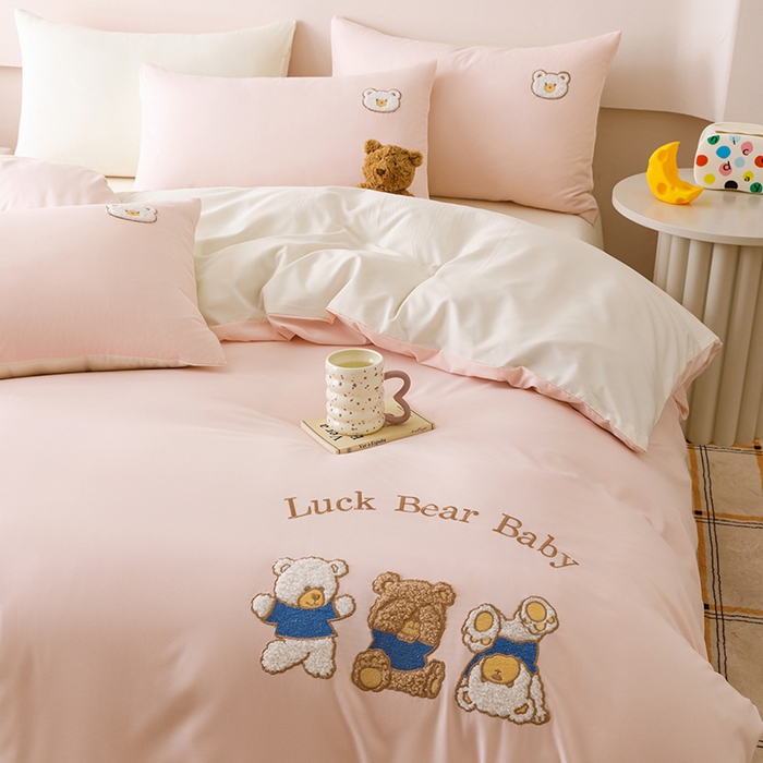 91家纺网 家纺一手货源 找家纺 悦兴家纺 2025新款A类水洗棉卡通幸运熊四件套（含买家秀） 幸运熊奶粉