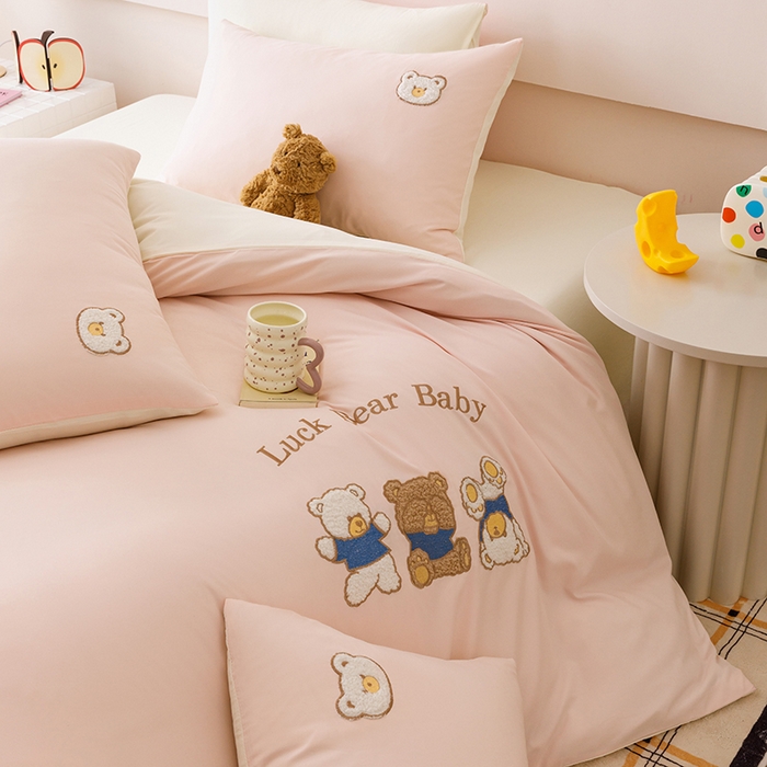 91家纺网 家纺一手货源 找家纺 悦兴家纺 2025新款A类水洗棉卡通幸运熊四件套（含买家秀） 幸运熊奶粉