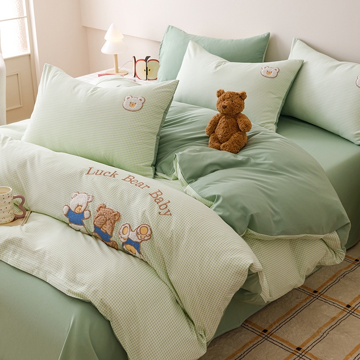 91家纺网 家纺一手货源 找家纺 悦兴家纺 2025新款A类水洗棉卡通幸运熊四件套（含买家秀） 幸运熊绿格