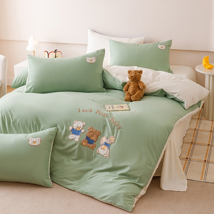 91家纺网 家纺一手货源 找家纺 悦兴家纺 2025新款A类水洗棉卡通幸运熊四件套（含买家秀） 幸运熊奶绿