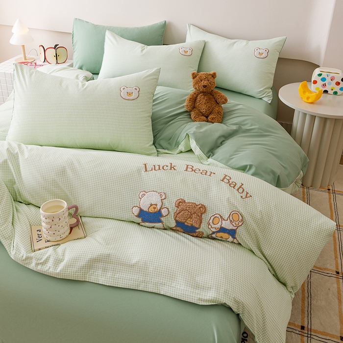 91家纺网 家纺一手货源 找家纺 悦兴家纺 2025新款A类水洗棉卡通幸运熊四件套（含买家秀） 幸运熊绿格