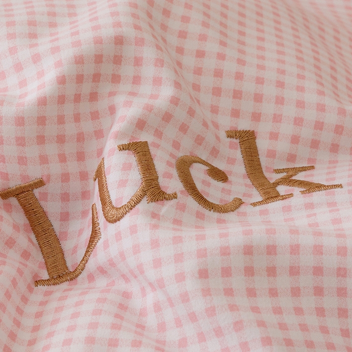 91家纺网 家纺一手货源 找家纺 悦兴家纺 2025新款A类水洗棉卡通幸运熊四件套（含买家秀） 幸运熊粉格