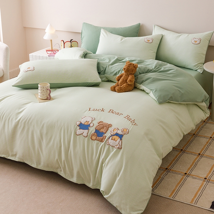 91家纺网 家纺一手货源 找家纺 悦兴家纺 2025新款A类水洗棉卡通幸运熊四件套（含买家秀） 幸运熊绿格