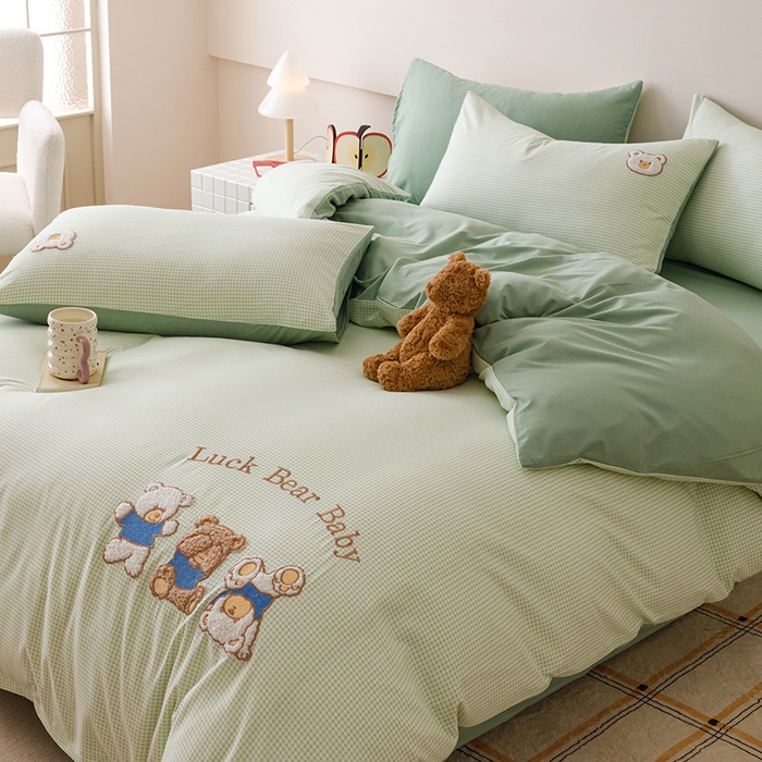 91家纺网 家纺一手货源 找家纺 悦兴家纺 2025新款A类水洗棉卡通幸运熊四件套（含买家秀） 幸运熊绿格