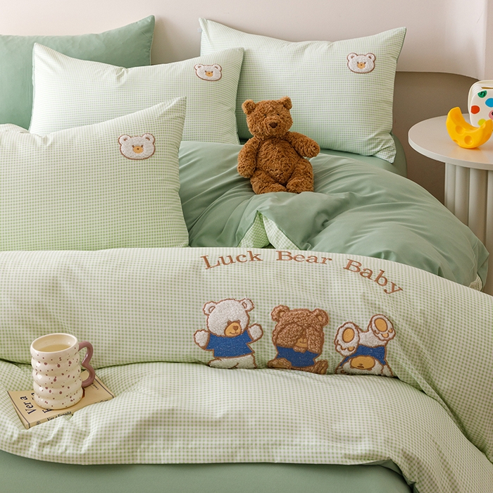 91家纺网 家纺一手货源 找家纺 悦兴家纺 2025新款A类水洗棉卡通幸运熊四件套（含买家秀） 幸运熊绿格