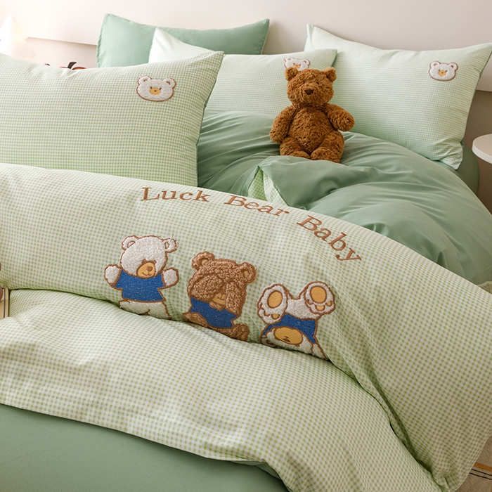 91家纺网 家纺一手货源 找家纺 悦兴家纺 2025新款A类水洗棉卡通幸运熊四件套（含买家秀） 幸运熊绿格