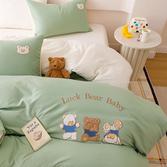 91家纺网 家纺一手货源 找家纺 悦兴家纺 2025新款A类水洗棉卡通幸运熊四件套（含买家秀） 幸运熊奶绿