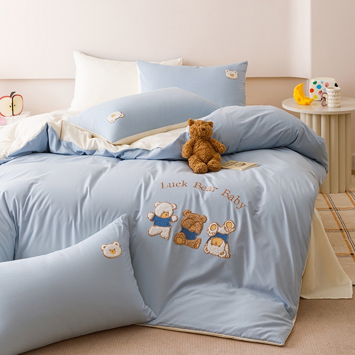 91家纺网 家纺一手货源 找家纺 悦兴家纺 2025新款A类水洗棉卡通幸运熊四件套（含买家秀） 幸运熊奶蓝