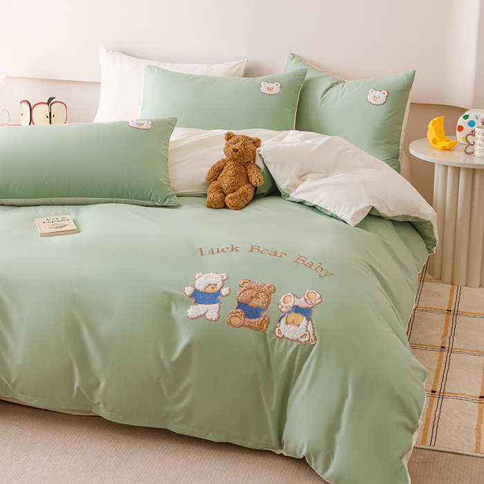 91家纺网 家纺一手货源 找家纺 悦兴家纺 2025新款A类水洗棉卡通幸运熊四件套（含买家秀） 幸运熊奶绿