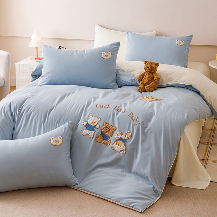 91家纺网 家纺一手货源 找家纺 悦兴家纺 2025新款A类水洗棉卡通幸运熊四件套（含买家秀） 幸运熊奶蓝