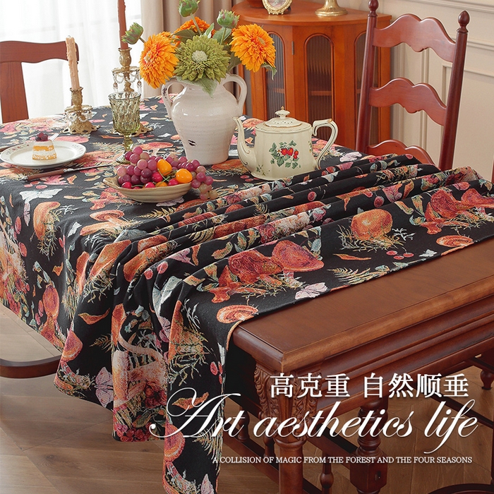 91家纺网 家纺一手货源 找家纺 （总）南通大梧纺织 2025新款复古森林秘境黑蘑菇园桌布
