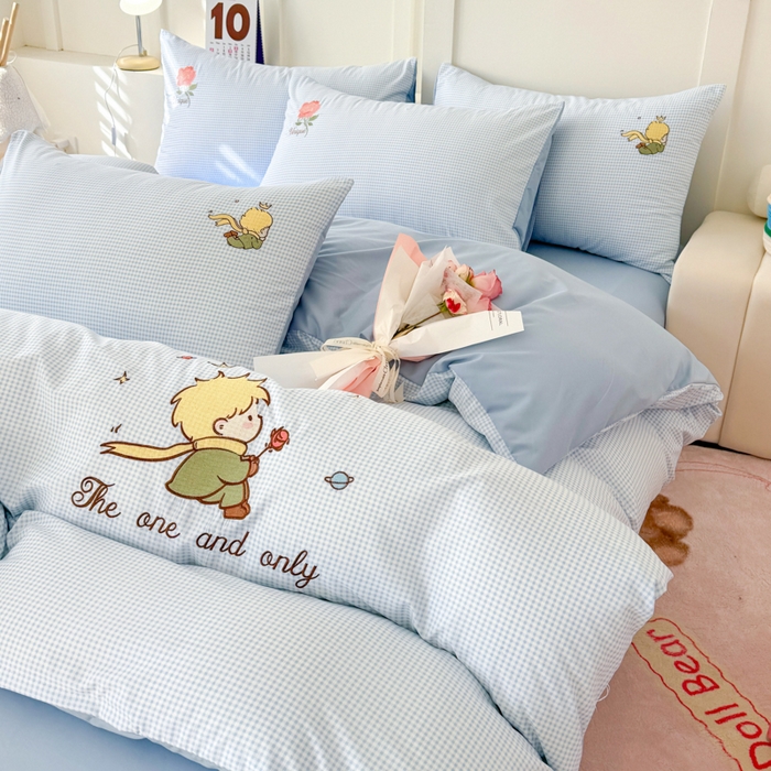 91家纺网 家纺一手货源 找家纺 悦兴家纺 2025新款A类水洗棉刺绣卡通小王子系列四件套（含买家秀） 小王子蓝格