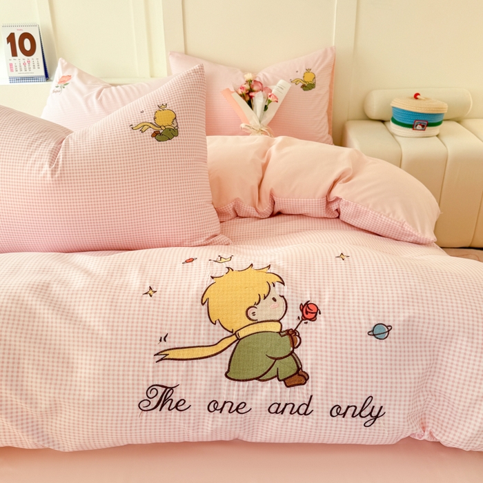 91家纺网 家纺一手货源 找家纺 悦兴家纺 2025新款A类水洗棉刺绣卡通小王子系列四件套（含买家秀） 小王子粉格