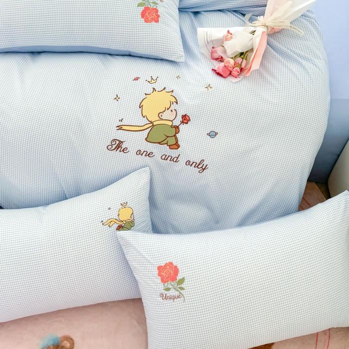 91家纺网 家纺一手货源 找家纺 悦兴家纺 2025新款A类水洗棉刺绣卡通小王子系列四件套（含买家秀） 小王子蓝格