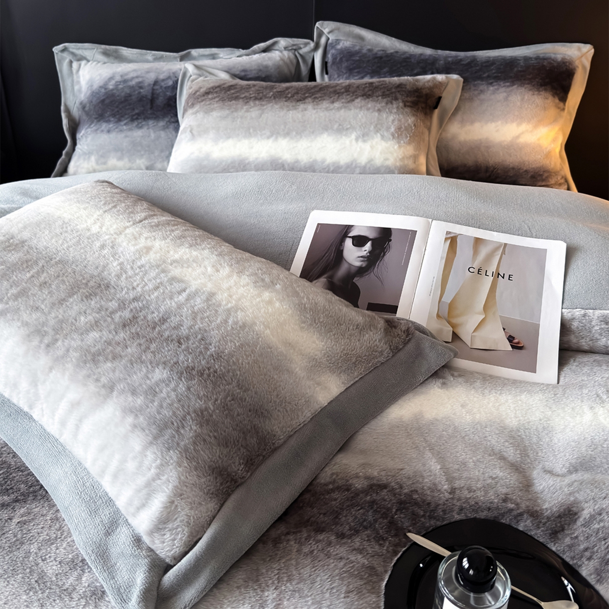 91家纺网 家纺一手货源 找家纺 水云缦 2025新款美拉德系列兔毛拼角四件套系列 美拉德-渐变灰