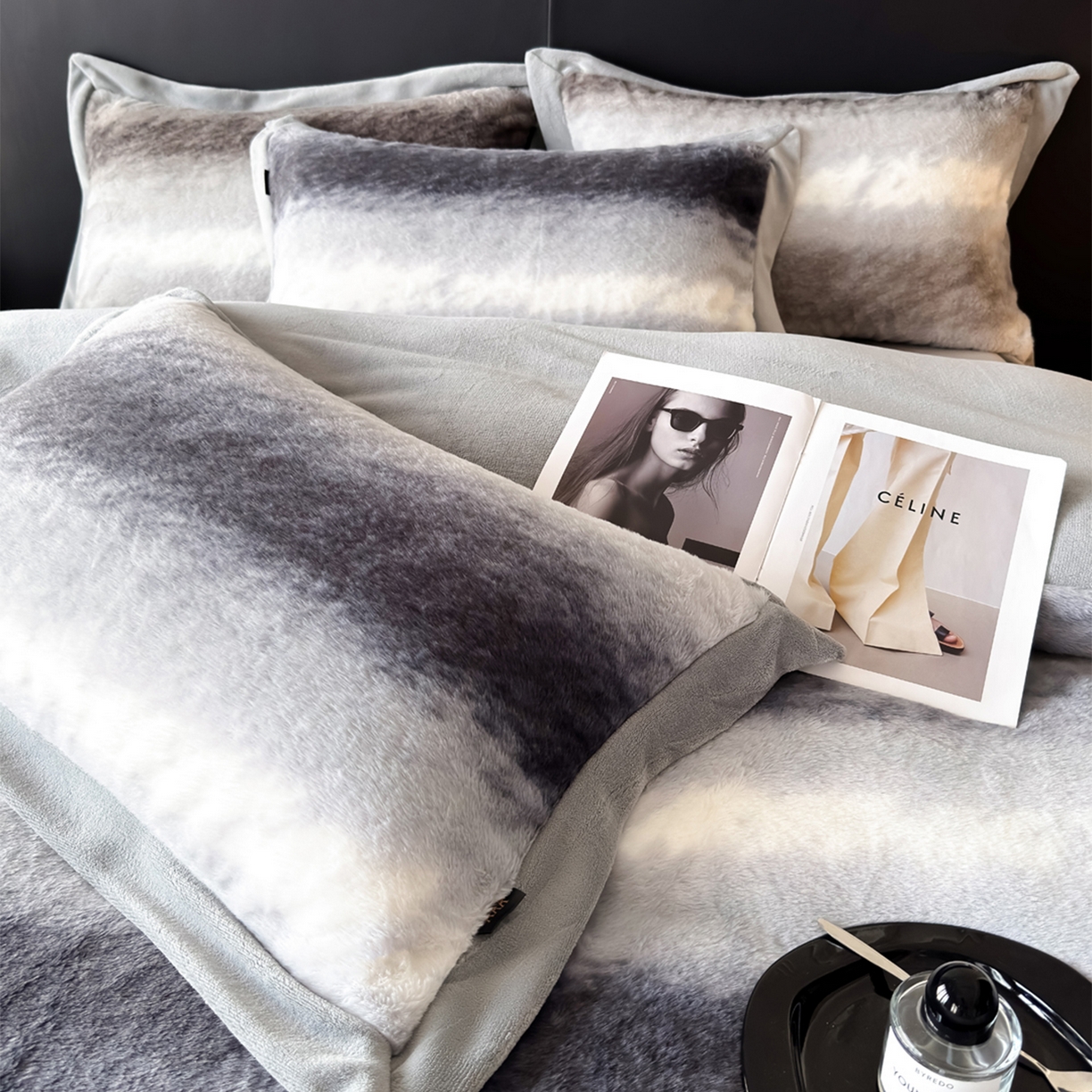 91家纺网 家纺一手货源 找家纺 水云缦 2025新款美拉德系列兔毛拼角四件套系列 美拉德-渐变蓝