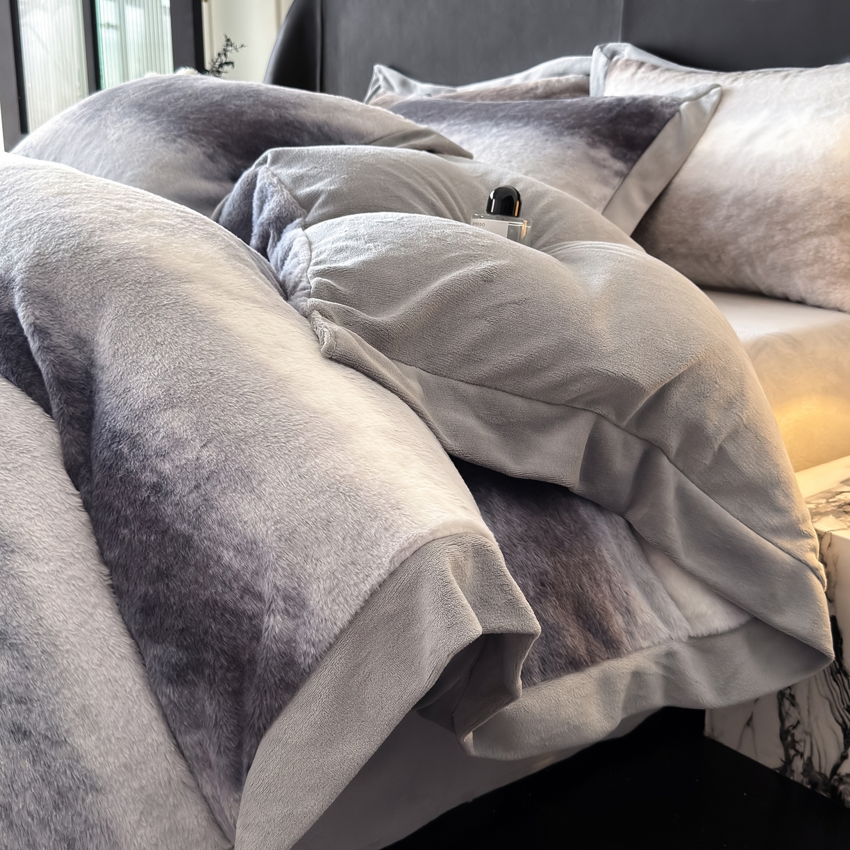 91家纺网 家纺一手货源 找家纺 水云缦 2025新款美拉德系列兔毛拼角四件套系列 美拉德-渐变蓝